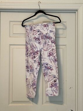 CALIA by Carrie Underwood White Leggings with Purple Floral Print
